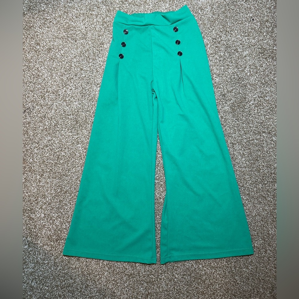 Wide leg trousers
